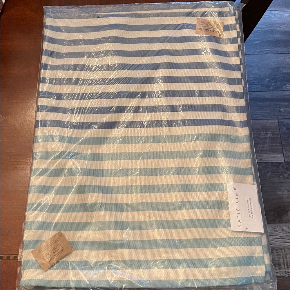 Set of 4 placemats by Katie Kime
New in package